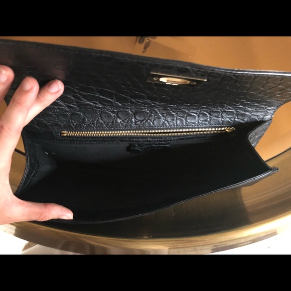 AUTHENTIC Givenchy shark tooth closure clutch - Picture 7 of 8